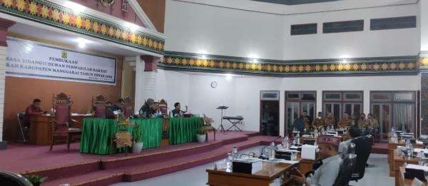 DPRD Manggarai Soroti Dugaan Jual Beli Proyek APBD yang Melibatkan Istri Bupati DPRD Manggarai Soroti Dugaan Jual Beli Proyek APBD yang Melibatkan Istri Bupati