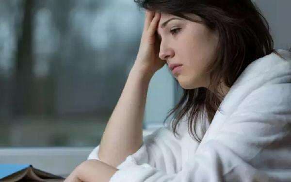 Punya Pasangan Sering Bad Mood? Lakukan Cara Mengatasinya Lewat Chat Punya Pasangan Sering Bad Mood? Lakukan Cara Mengatasinya Lewat Chat