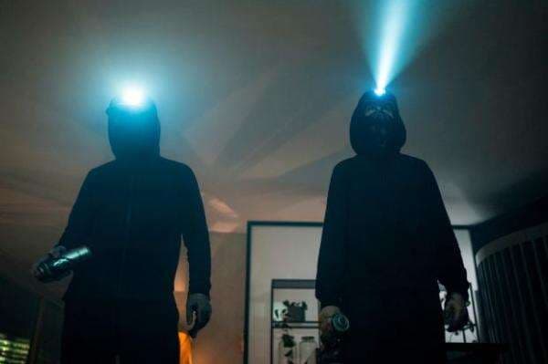 10 Film di Netflix yang Lagi Ngetren di Indonesia, dari Horor sampai Laga Kebut-Kebutan 10 Film di Netflix yang Lagi Ngetren di Indonesia, dari Horor sampai Laga Kebut-Kebutan