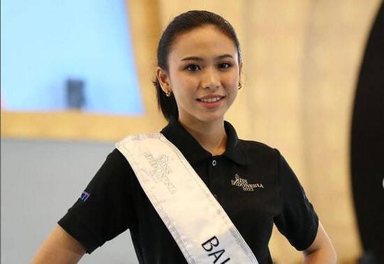 Miss Bali Ida Ayu Laksmi Meneteskan Air Mata di 5 Besar Miss Indonesia 2022, Kenapa? Miss Bali Ida Ayu Laksmi Meneteskan Air Mata di 5 Besar Miss Indonesia 2022, Kenapa?