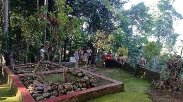 5 Makam Gajah Mada, Manakah yang Benar? 5 Makam Gajah Mada, Manakah yang Benar?