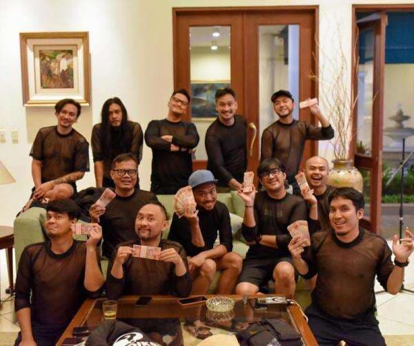 The Prediksi Curi Perhatian Pakai Seragam Bermotif Ular saat Touring di Amerika, Ternyata Ide dari Vincent Rompies The Prediksi Curi Perhatian Pakai Seragam Bermotif Ular saat Touring di Amerika, Ternyata Ide dari Vincent Rompies