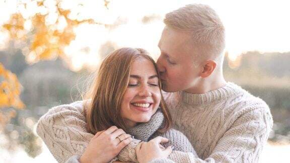 Suka Cari Perhatian, Ini Lho 4 Tanda Suami Ingin Dimanja, Moms Harus Paham! Suka Cari Perhatian, Ini Lho 4 Tanda Suami Ingin Dimanja, Moms Harus Paham!