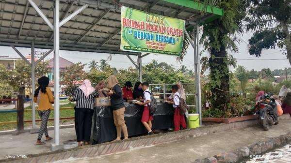 Inspiratif, Rumah Makan Unik di OKU Timur Ini Sediakan Makanan Gratis Inspiratif, Rumah Makan Unik di OKU Timur Ini Sediakan Makanan Gratis