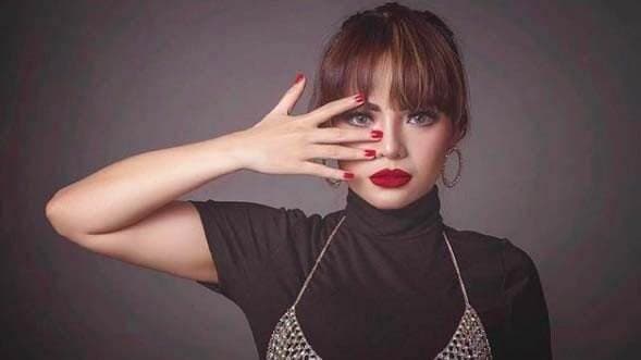 5 Artis Cantik yang Dicap Nakal oleh Netizen, Nomor 4 Vokalis Band Religi 5 Artis Cantik yang Dicap Nakal oleh Netizen, Nomor 4 Vokalis Band Religi