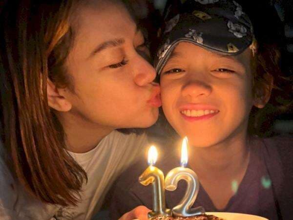 Potret Haru BCL dan Noah Tiup Lilin Berdua di Kasur, Netizen: Semoga Makin Soleh Potret Haru BCL dan Noah Tiup Lilin Berdua di Kasur, Netizen: Semoga Makin Soleh