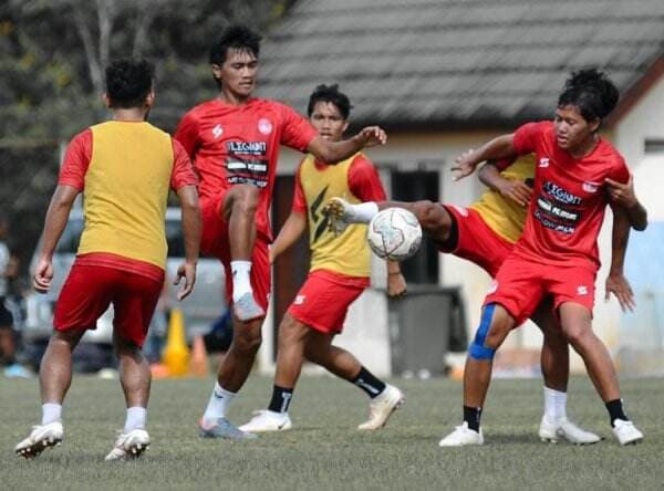 Liga 1 Indonesia Javier Roca Genjot Fisik Skuad Singo Edan