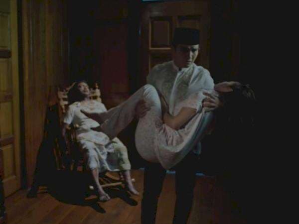 Film Aldi Taher 'Bisikan Jenazah' Super Ajaib, Hanya untuk Kaum Super yang Terpilih Film Aldi Taher 'Bisikan Jenazah' Super Ajaib, Hanya untuk Kaum Super yang Terpilih