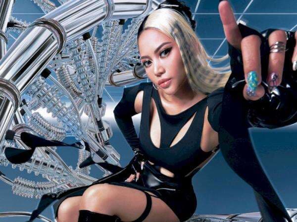 Rachel Vennya Pakai Naked Dress di Birthday Party Jadi Sorotan: Gue Kira Lakban Hitam Rachel Vennya Pakai Naked Dress di Birthday Party Jadi Sorotan: Gue Kira Lakban Hitam