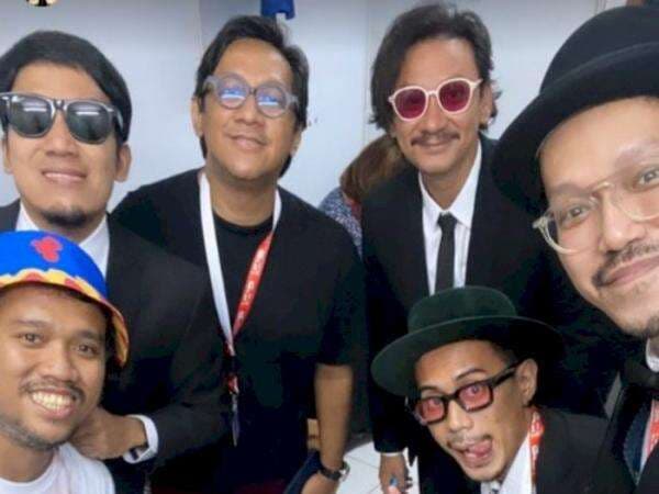 Vindes & Endah N Rhesa Bikin Pestapora Throwback Koes Plus, Asyik Banget Nostalgianya Vindes & Endah N Rhesa Bikin Pestapora Throwback Koes Plus, Asyik Banget Nostalgianya