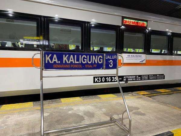 Jadwal Kedatangan KA Kaligung Semarang-Tegal Sampai Cirebon Hari Ini Jadwal Kedatangan KA Kaligung Semarang-Tegal Sampai Cirebon Hari Ini