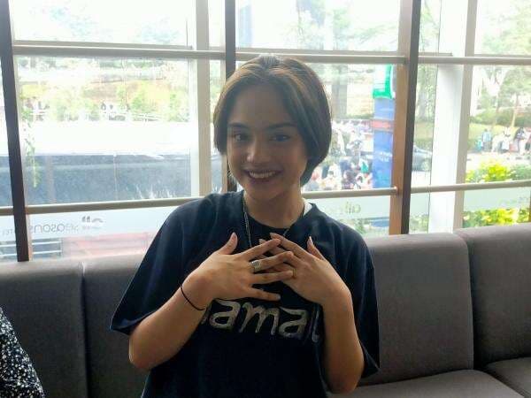 Jeje Slebew Akhirnya Akui hubungannya dengan Roy Citayam Cuma Gimmick Jeje Slebew Akhirnya Akui hubungannya dengan Roy Citayam Cuma Gimmick