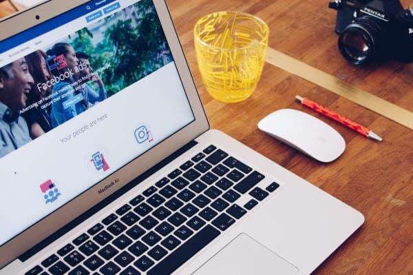 Rekomendasi 38 Caption FB Keren yang Mampu Menarik Perhatian Rekomendasi 38 Caption FB Keren yang Mampu Menarik Perhatian