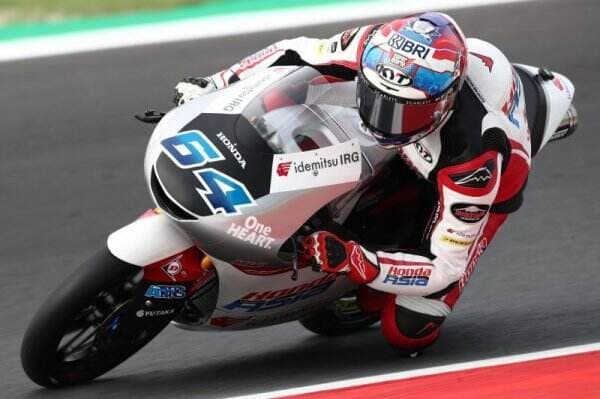 Pembalap Indonesia Mario Aji Resmi Bertahan di Honda Team Asia hingga Moto3 2023