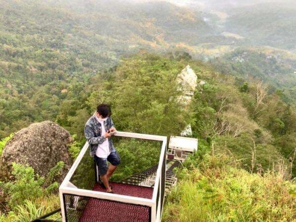 Naik Gondola di Puncak Pegunungan Menoreh View-nya Mencengangkan! Naik Gondola di Puncak Pegunungan Menoreh View-nya Mencengangkan!