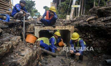 In Picture: Pembangunan Saluran Air di Duren Sawit In Picture: Pembangunan Saluran Air di Duren Sawit