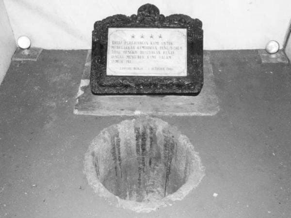 Sejarah Kelam Lubang Buaya, Tempat Pembuangan Jasad 7 Jendral saat Pembantaian G30S/PKI Sejarah Kelam Lubang Buaya, Tempat Pembuangan Jasad 7 Jendral saat Pembantaian G30S/PKI