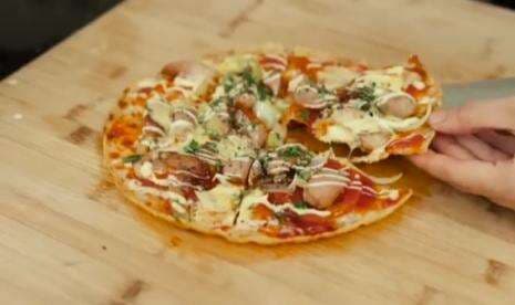 Resep Krispi Pizza Tanpa Oven ala Chef Devina Hermawan, Mudah dan Praktis