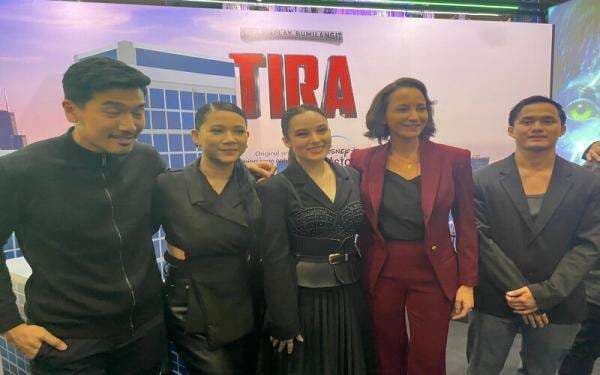 Tira, Adisatria Baru Bumilangit, Tayang di Disney+ Tahun Depan! Tira, Adisatria Baru Bumilangit, Tayang di Disney+ Tahun Depan!