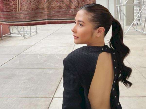Edgy Style ala Prilly Latuconsina Pamer Punggung dengan Blazer Sexy, Vidi Aldiano: Buset Edgy Style ala Prilly Latuconsina Pamer Punggung dengan Blazer Sexy, Vidi Aldiano: Buset