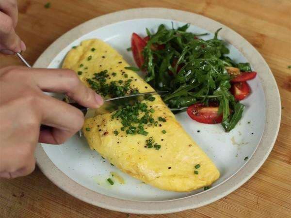 Menu Sarapan Simpel, Yuk Cobain Resep Omelet Jamur Ala Chef Devina Menu Sarapan Simpel, Yuk Cobain Resep Omelet Jamur Ala Chef Devina