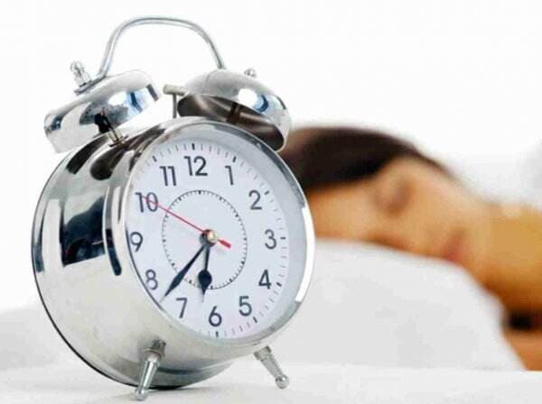 Jangan Pelor, Ini 7 Bahaya Tidur Pagi Hari Bagi Kesehatan!
