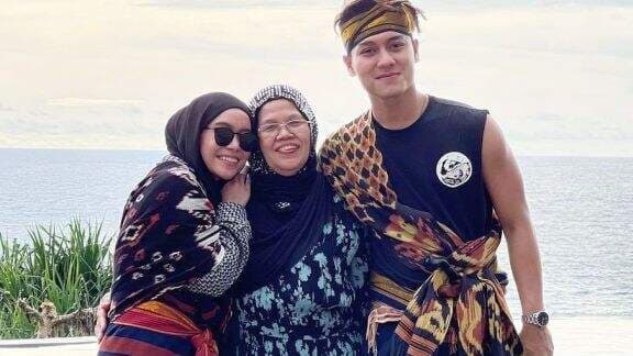 Terancam 5 Tahun Penjara, Simak Profil Ibunda Rizky Billar, Mertua Lesti Kejora, Punya 6 Anak hingga Bisnis Kuliner Terancam 5 Tahun Penjara, Simak Profil Ibunda Rizky Billar, Mertua Lesti Kejora, Punya 6 Anak hingga Bisnis Kuliner