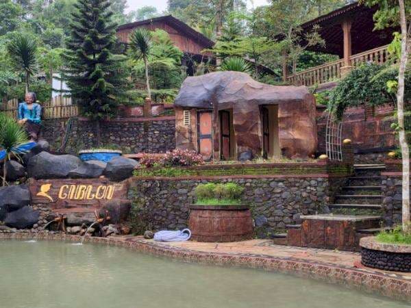 Dalem Si Mbah Wisata All in One di Tengah Hutan Jombang, Tempat "Kabur" dari Penatnya Kota Dalem Si Mbah Wisata All in One di Tengah Hutan Jombang, Tempat "Kabur" dari Penatnya Kota