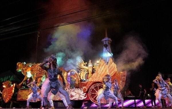 Tonton Wayang Jogja Night Carnival, Ribuan Warga Padati Kawasan Tugu