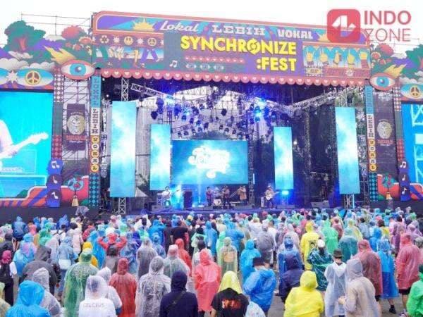 Keseruan Synchronize Fest di Hari Pertama, Ada Banyak Musisi Lokal yang Lebih Vokal Keseruan Synchronize Fest di Hari Pertama, Ada Banyak Musisi Lokal yang Lebih Vokal