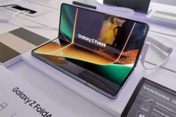 Menjajal Kamera Samsung Galaxy Z Fold 4 pada Malam Hari, Ini Hasilnya Menjajal Kamera Samsung Galaxy Z Fold 4 pada Malam Hari, Ini Hasilnya