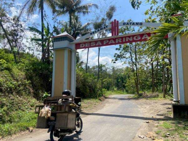 Ternyata Ada Desa Gila, Setiap Bulan Selalu Ada Warganya yang Masuk Rumah Sakit Jiwa Ternyata Ada Desa Gila, Setiap Bulan Selalu Ada Warganya yang Masuk Rumah Sakit Jiwa