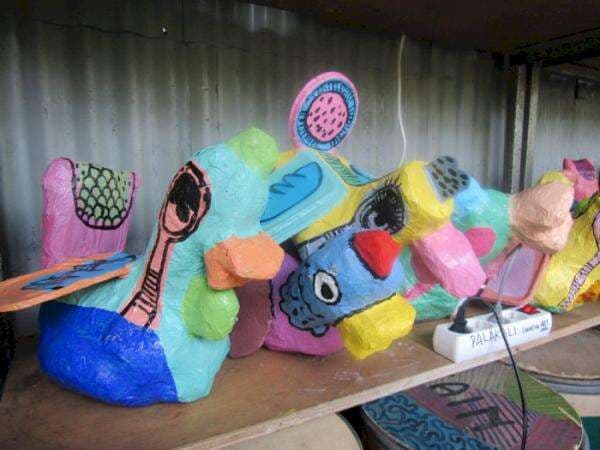 Keren! Saung Ini Mengolah Berbagai Limbah, Hasilnya Dijual di Grand Indonesia Keren! Saung Ini Mengolah Berbagai Limbah, Hasilnya Dijual di Grand Indonesia