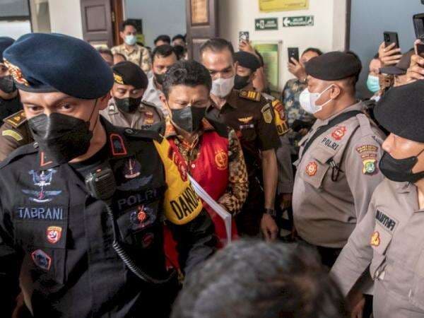 Ferdy Sambo Marah saat Anak Buah Kirim Bukti CCTV ke Penyidik Polres Metro Jaksel Ferdy Sambo Marah saat Anak Buah Kirim Bukti CCTV ke Penyidik Polres Metro Jaksel