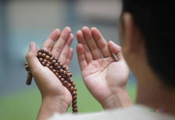 5 Golongan Orang ini Rezekinya Melimpah Tak Keruan, Dijamin Langsung Allah SWT 5 Golongan Orang ini Rezekinya Melimpah Tak Keruan, Dijamin Langsung Allah SWT