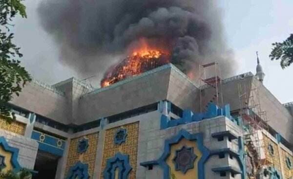 Kronologis Kebakaran yang Menyebabkan Kubah Masjid Raya JIC Ambruk
