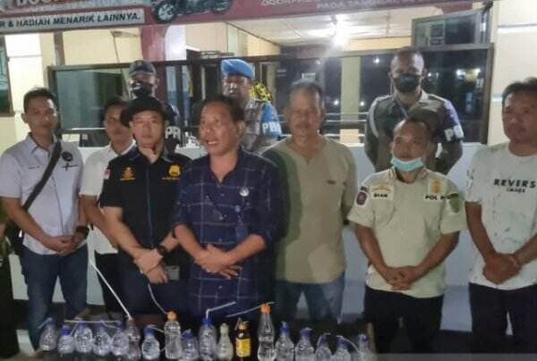 Polisi Gerebek Kampung Narkoba, Gubuk Transaksi Dirobohkan