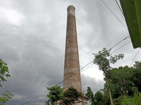 Ada Monas Jawa di Kediri, Menjulang Tinggi Bikin Salfok Para Pendatang, di Sini Lokasinya! Ada Monas Jawa di Kediri, Menjulang Tinggi Bikin Salfok Para Pendatang, di Sini Lokasinya!