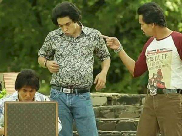 10 Film Komedi Indonesia Terbaik Sepanjang Masa, Bikin Ngakak! 10 Film Komedi Indonesia Terbaik Sepanjang Masa, Bikin Ngakak!