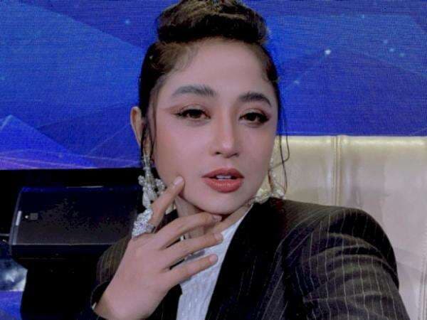 Dewi Perssik Laporkan Netizen ke Polisi, Bapak-bapak Haters Gercep Minta Maaf Dewi Perssik Laporkan Netizen ke Polisi, Bapak-bapak Haters Gercep Minta Maaf