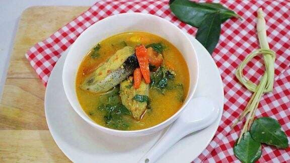 Resep Gulai Pindang Kemangi, Enggak Bau Amis, Nikmat Santap Pakai Nasi Anget Resep Gulai Pindang Kemangi, Enggak Bau Amis, Nikmat Santap Pakai Nasi Anget