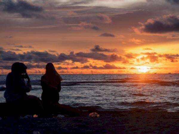 Menikmati Senja di Pantai Ujong Serangga, Surga Tersembunyi di Aceh Barat Daya Menikmati Senja di Pantai Ujong Serangga, Surga Tersembunyi di Aceh Barat Daya