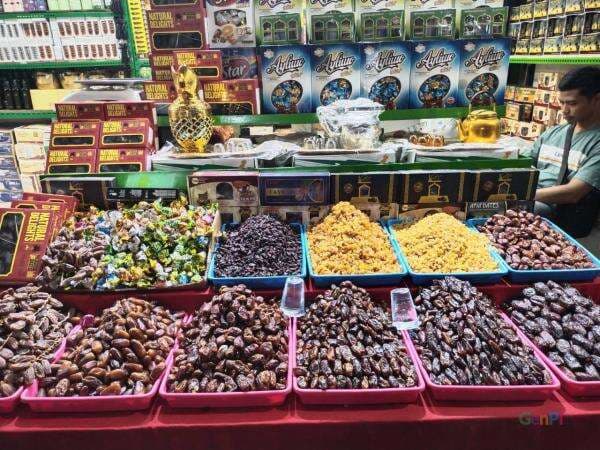 Kisah Toko Kurma Raja Murah yang Sukses Raih Omzet Besar per Hari Kisah Toko Kurma Raja Murah yang Sukses Raih Omzet Besar per Hari