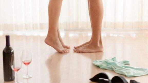 3 Posisi Seks Berdiri yang Bisa Capai Orgasme, Bikin Nagih Berkali-kali! 3 Posisi Seks Berdiri yang Bisa Capai Orgasme, Bikin Nagih Berkali-kali!