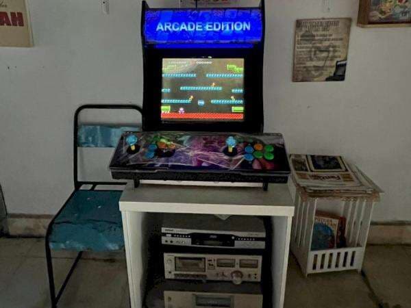 Canteng Mok: Tempat Kongkow Berkonsep Tahun 80an, Kulineran Sambil Main Dingdong Jadul Canteng Mok: Tempat Kongkow Berkonsep Tahun 80an, Kulineran Sambil Main Dingdong Jadul