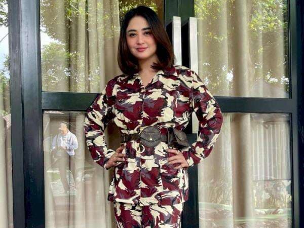 Dewi Perssik Pamer Rumah Mewah Bak Mall Seharga Rp50 M: Kalau Ada yang Mau Aku Jual Dewi Perssik Pamer Rumah Mewah Bak Mall Seharga Rp50 M: Kalau Ada yang Mau Aku Jual