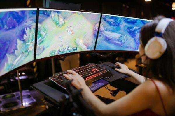 Awal Sejarah Game MOBA: Berawal dari Mod Sampai Jadi Game Esports Global Awal Sejarah Game MOBA: Berawal dari Mod Sampai Jadi Game Esports Global