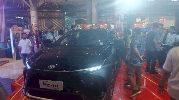 Akhirnya Mobil Listrik bZ4X Resmi di Luncurkan di Toyota Carnaval Nipah Park Akhirnya Mobil Listrik bZ4X Resmi di Luncurkan di Toyota Carnaval Nipah Park
