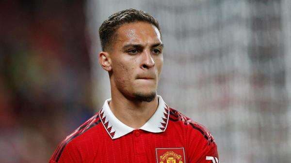 Kisah Antony, dari Bermain Sepak Bola di Gang Sempit Hingga Masuk Skuad Brasil di Piala Dunia 2022 Kisah Antony, dari Bermain Sepak Bola di Gang Sempit Hingga Masuk Skuad Brasil di Piala Dunia 2022