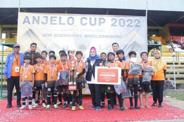 Hadiri Turnamen Sepak Bola Anjelo Cup 2022 Melani Suharli Kalah Menang Biasa Yang Penting Kompak dan Sportif